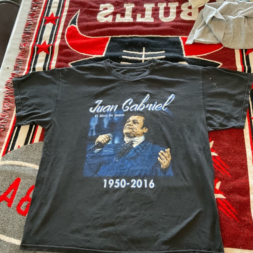 Black Juan Gabriel Graphic T-Shirt large